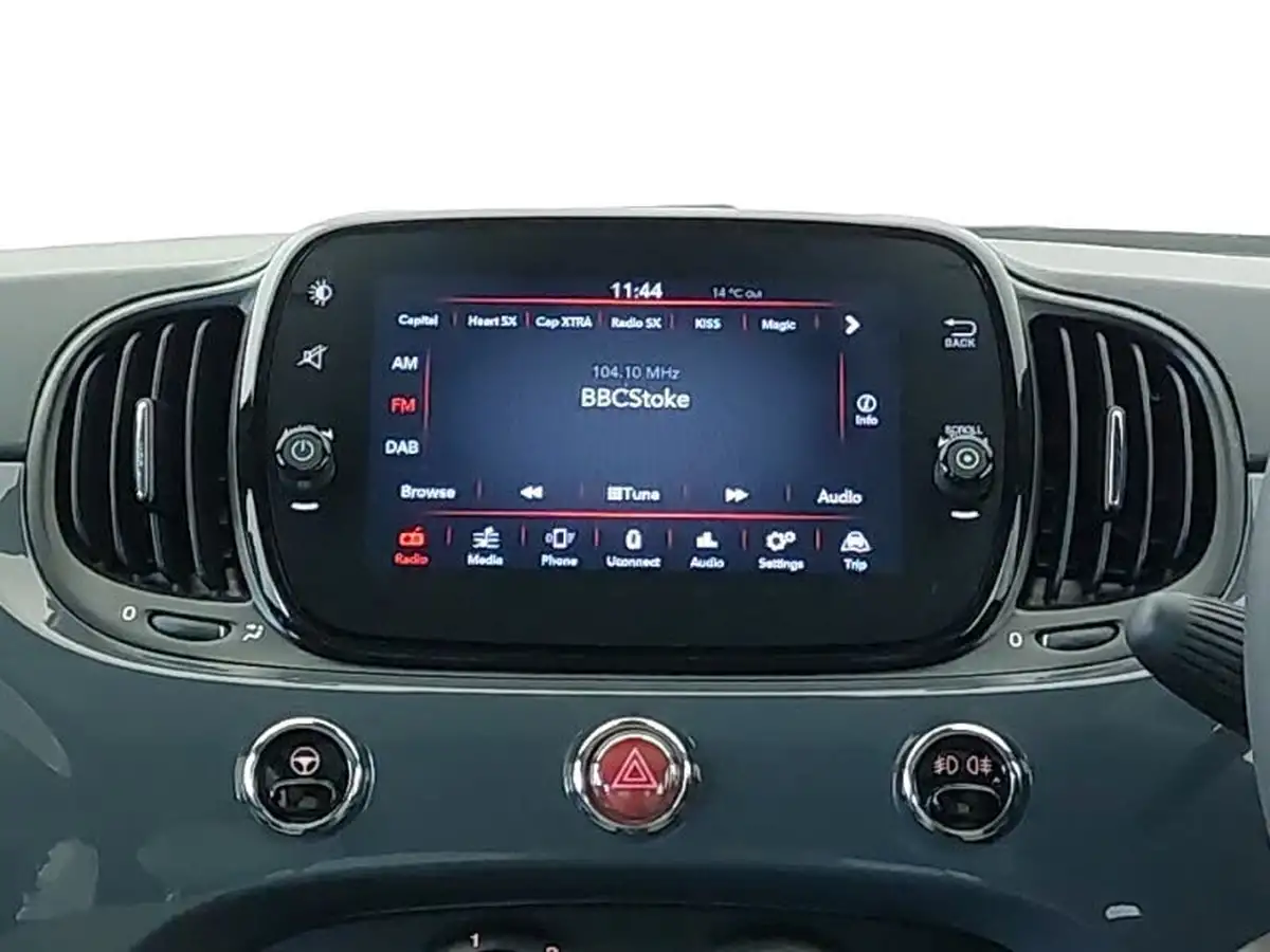 2022-fiat-500-10-dolcevita-big-9