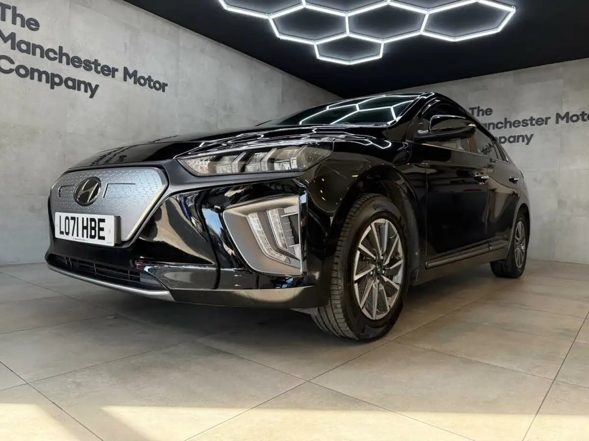 2022-hyundai-ioniq-e-premium-electric-big-3