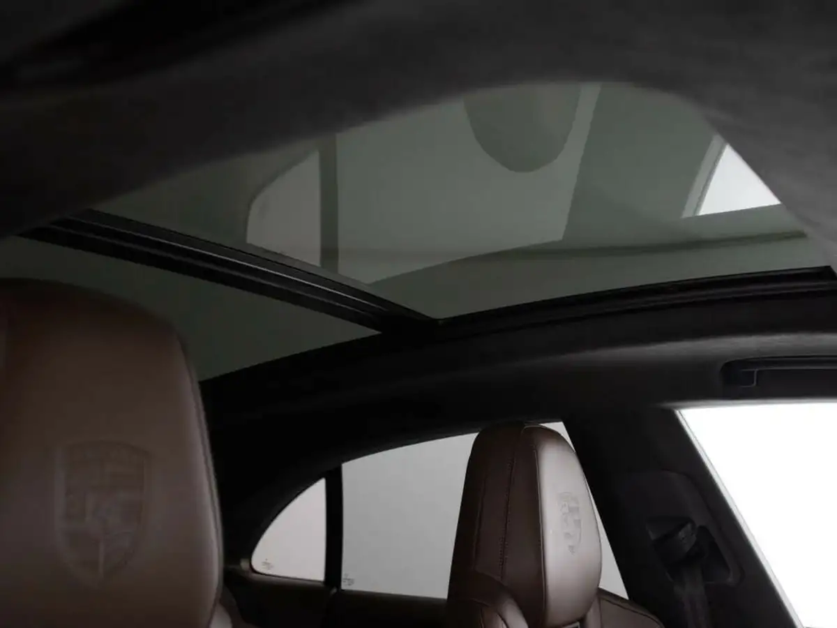 2024-porsche-macan-e-turbo-electric-big-41