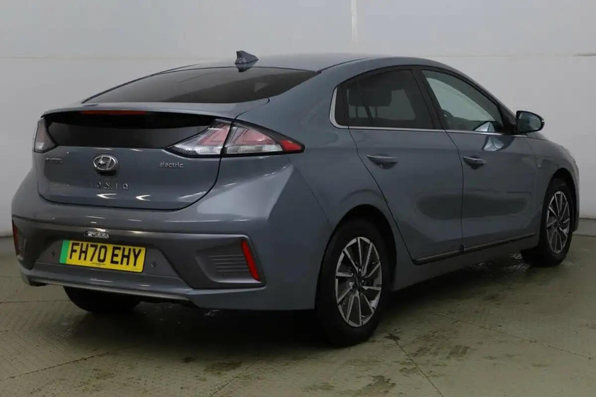 2021-hyundai-ioniq-e-premium-se-electric-100kw-big-3