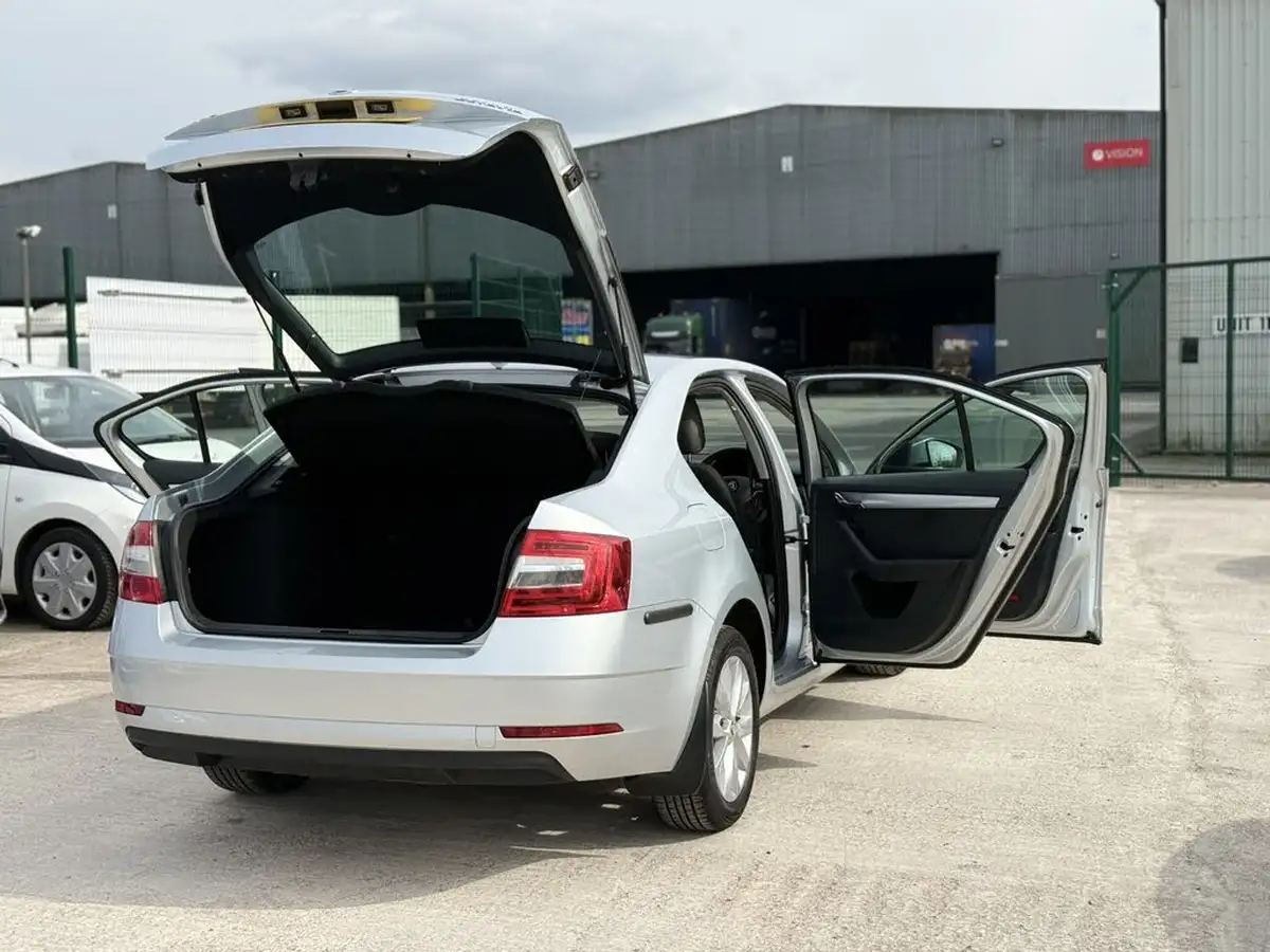 2020-skoda-octavia-10-tsi-s-hatchback-big-15