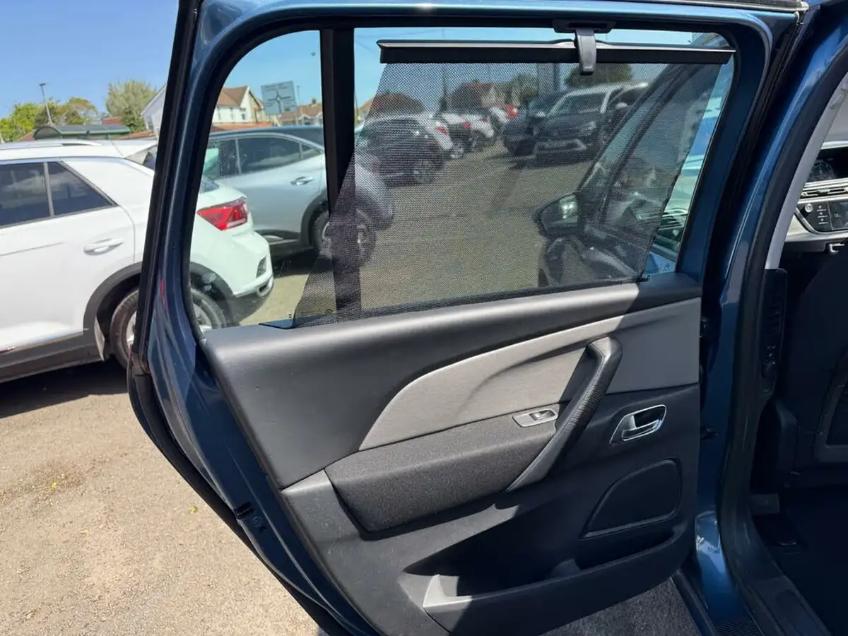 2014-citroen-grand-c4-picasso-16e-hdi-exclusive-big-21