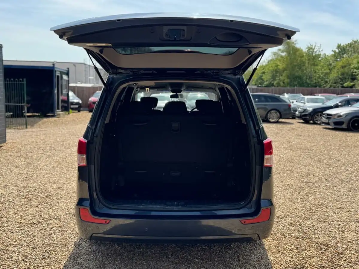 2017-kgm-ssangyong-turismo-22td-se-big-34
