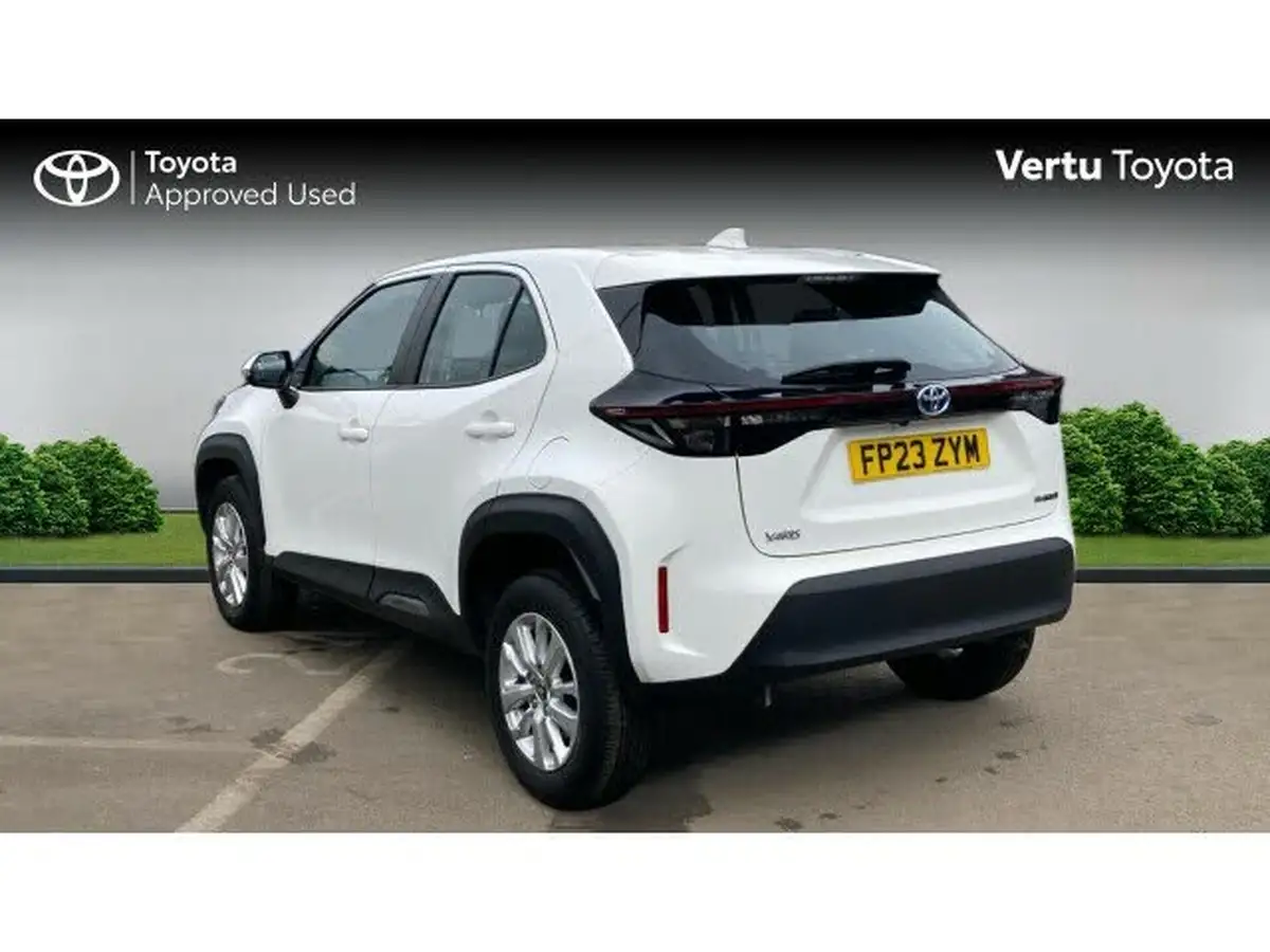 2023-toyota-yaris-cross-15-vvt-i-icon-big-3