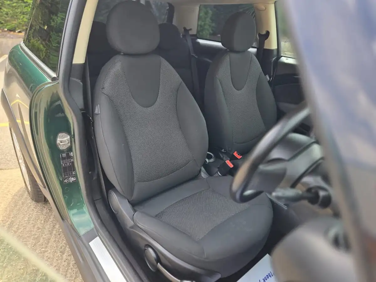 2012-mini-cooper-16-cooper-122bhp-hatchback-3d-big-14