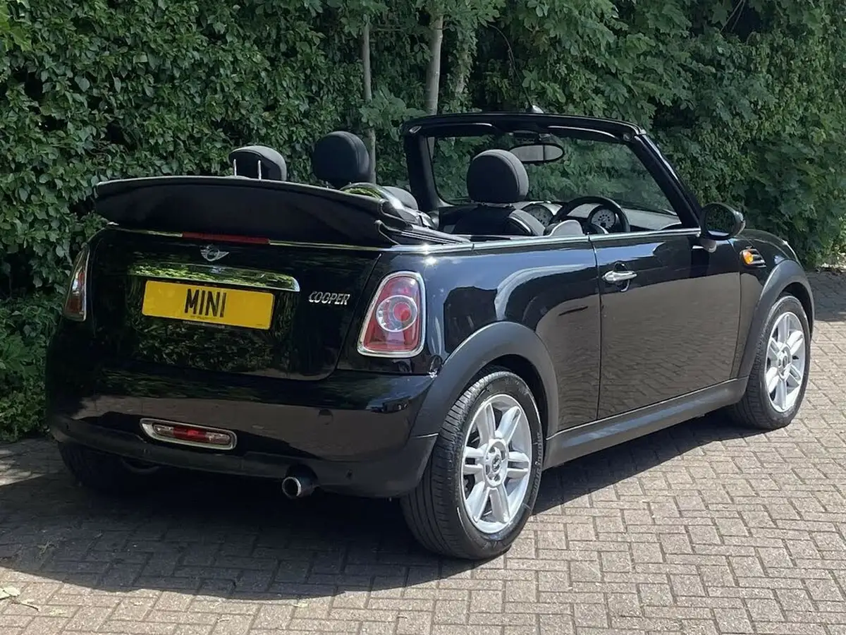 2011-mini-cooper-16-cooper-122bhp-convertible-2d-auto-big-1