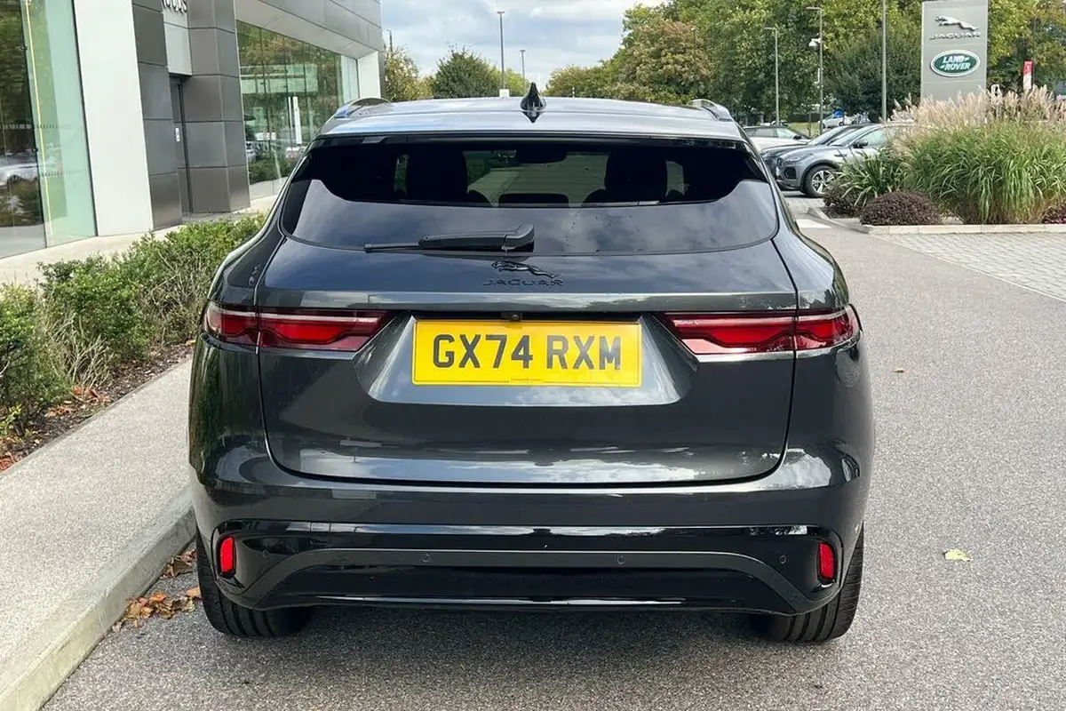 2024-jaguar-f-pace-20-d200-r-dynamic-hse-black-big-9