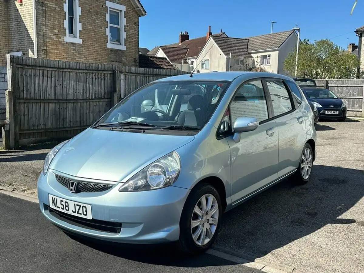 2008-honda-jazz-14-se-cvt-7-big-2