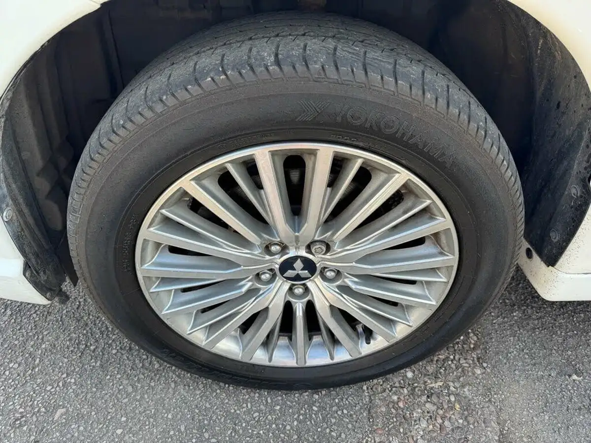 2019-mitsubishi-outlander-24-4h-phev-big-7