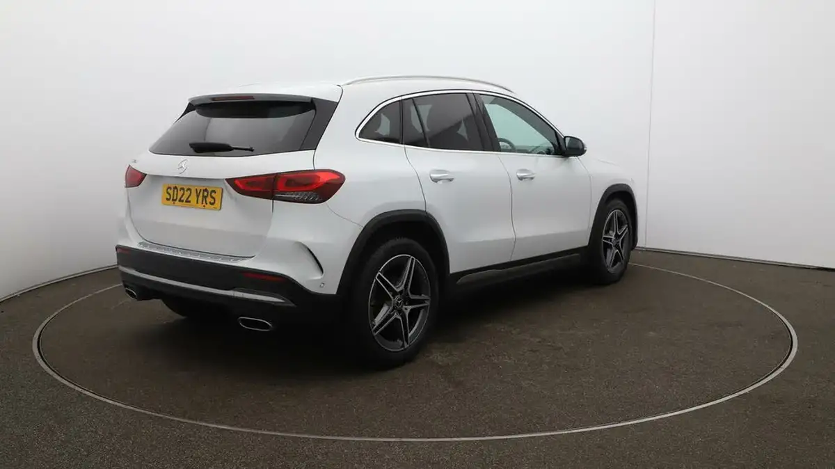 2022-mercedes-benz-gla-class-13-gla-180-amg-line-premium-big-44