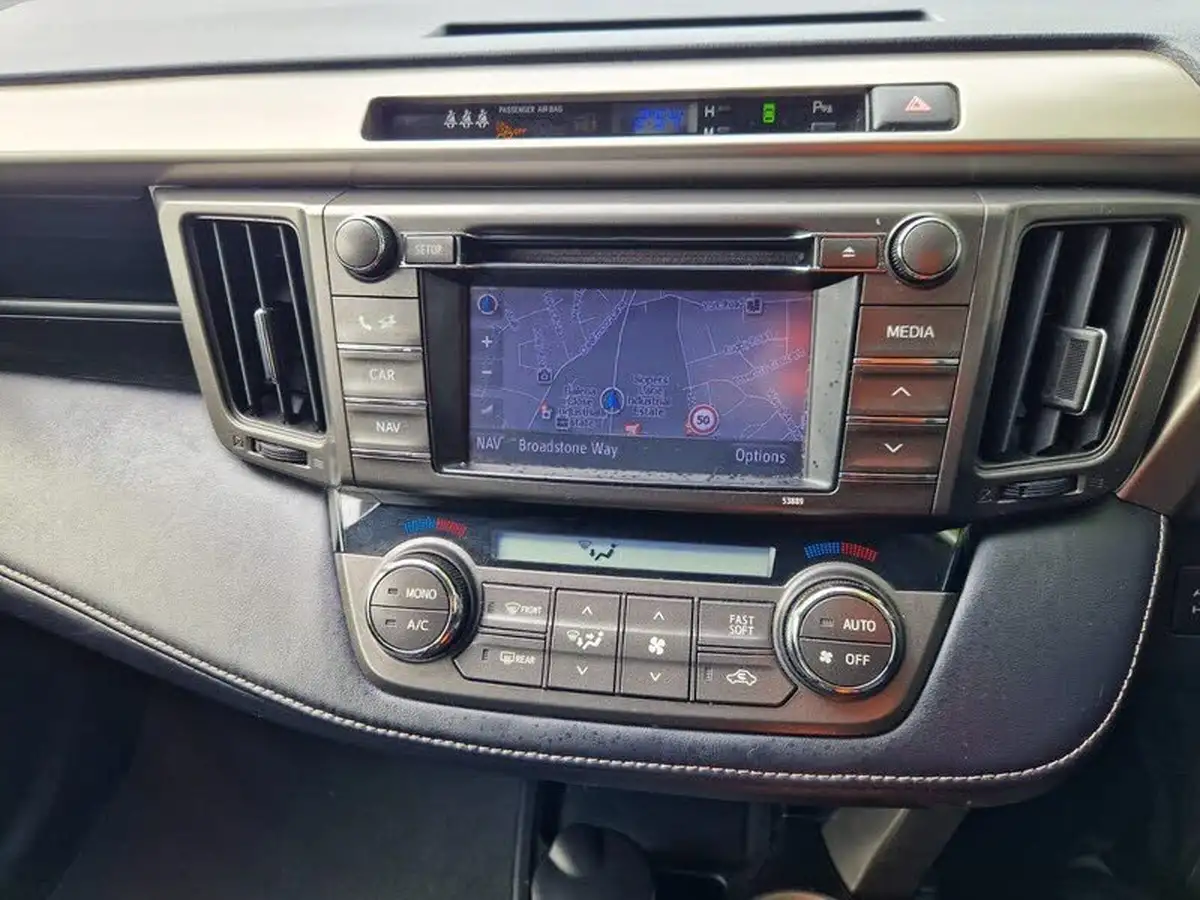2013-toyota-rav4-22td-invincible-22d-cat-auto-big-8