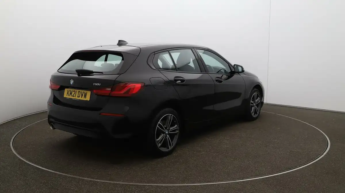 2021-bmw-1-series-15-118i-sport-lcp-big-45