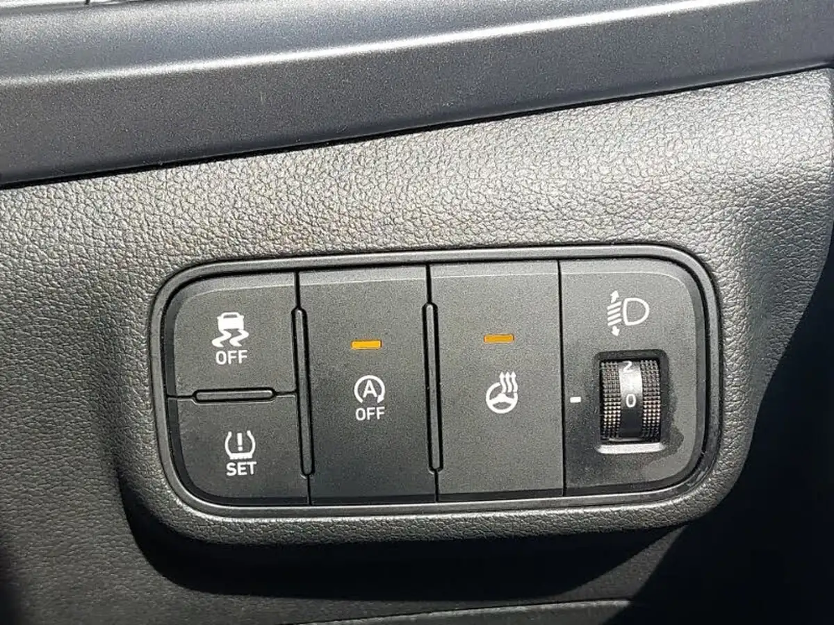 2024-hyundai-bayon-10-t-gdi-premium-100ps-48-volt-mhev-dct-big-16
