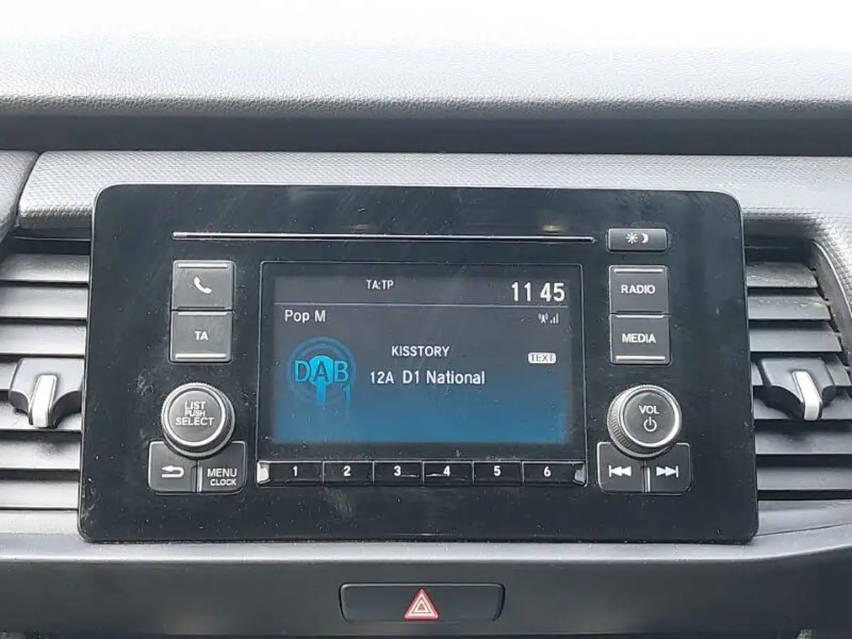 2021-honda-jazz-15-i-mmd-se-109ps-big-10