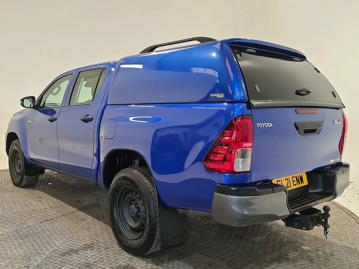 2021-toyota-hi-lux-24d-4d-active-150hpeu6dt-e-double-pick-up-big-2