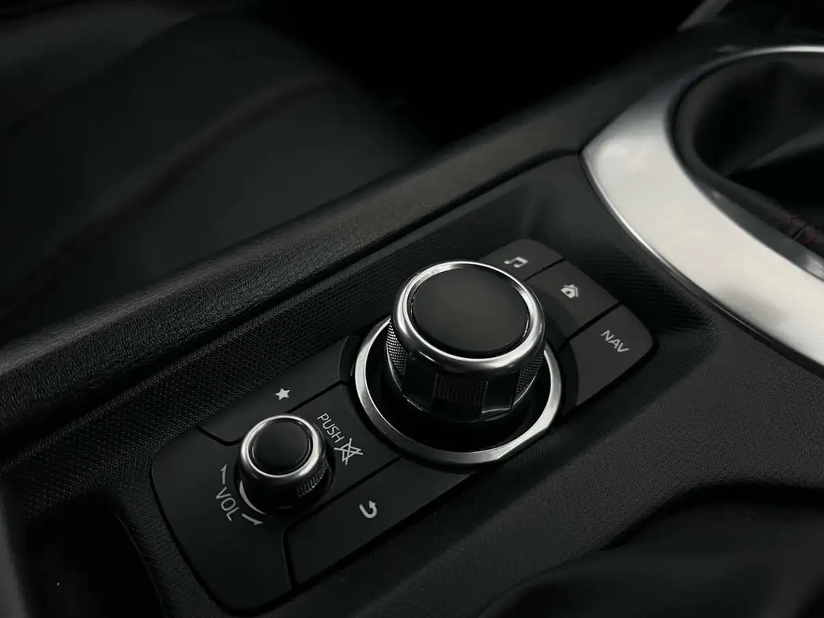 2015-mazda-mx-5-15-sport-nav-big-35