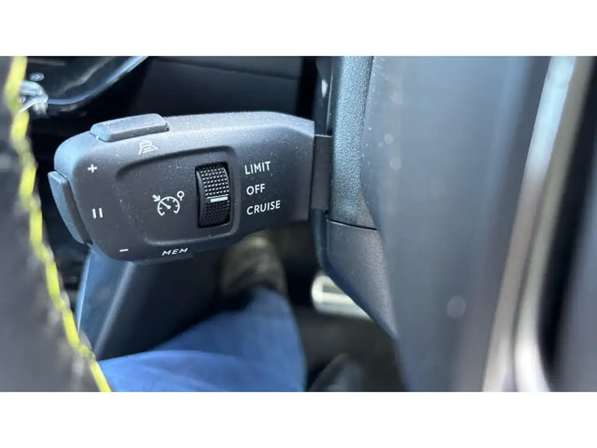 2022-peugeot-2008-suv-e-gt-premium-big-29