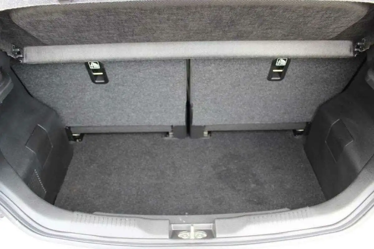 2021-suzuki-ignis-12-dualjet-sz5-big-39