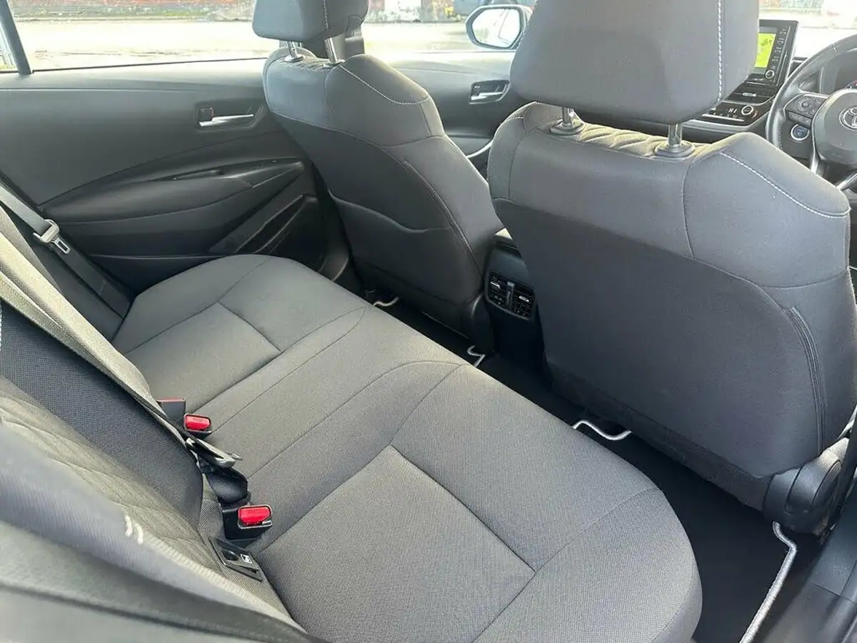 2020-toyota-corolla-18-vvt-i-icon-tech-saloon-4d-big-39