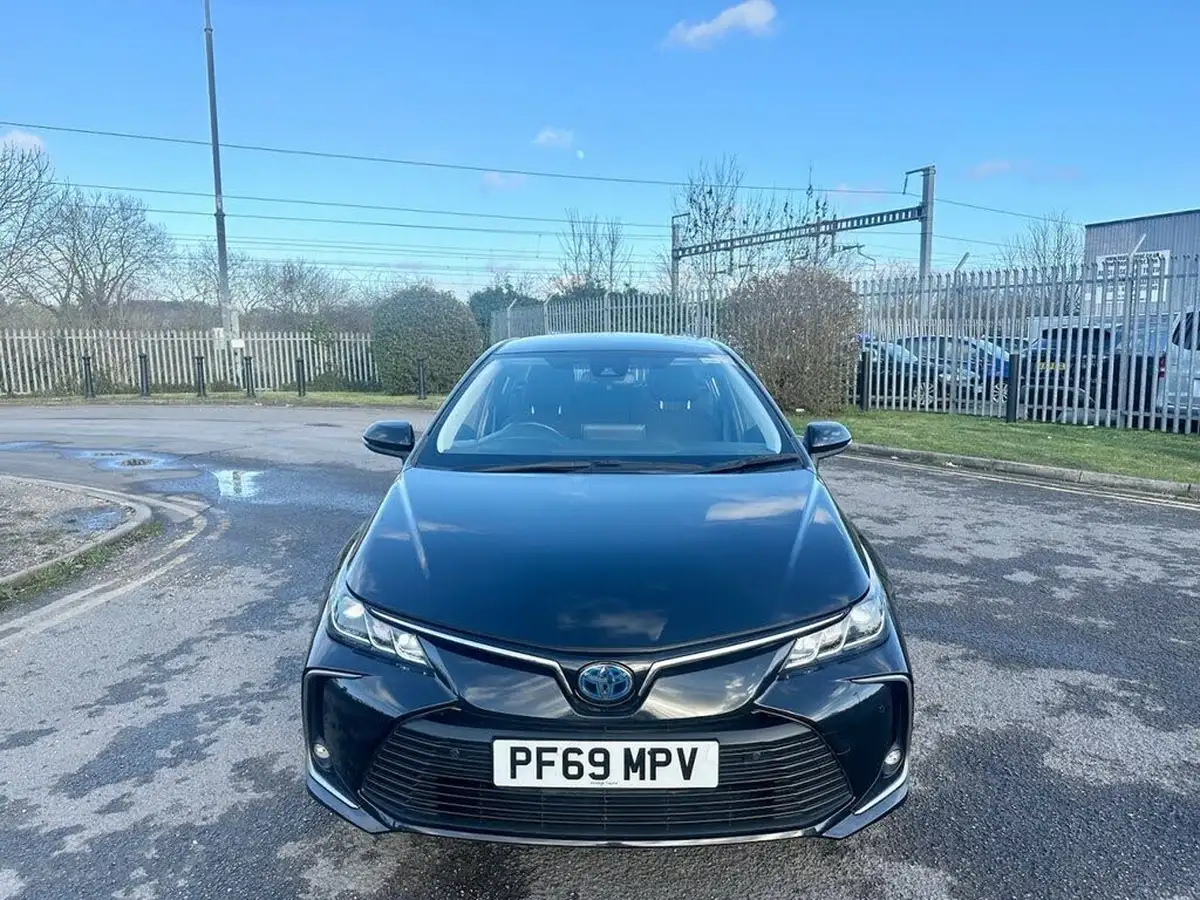 2020-toyota-corolla-18-vvt-i-icon-tech-saloon-4d-big-15