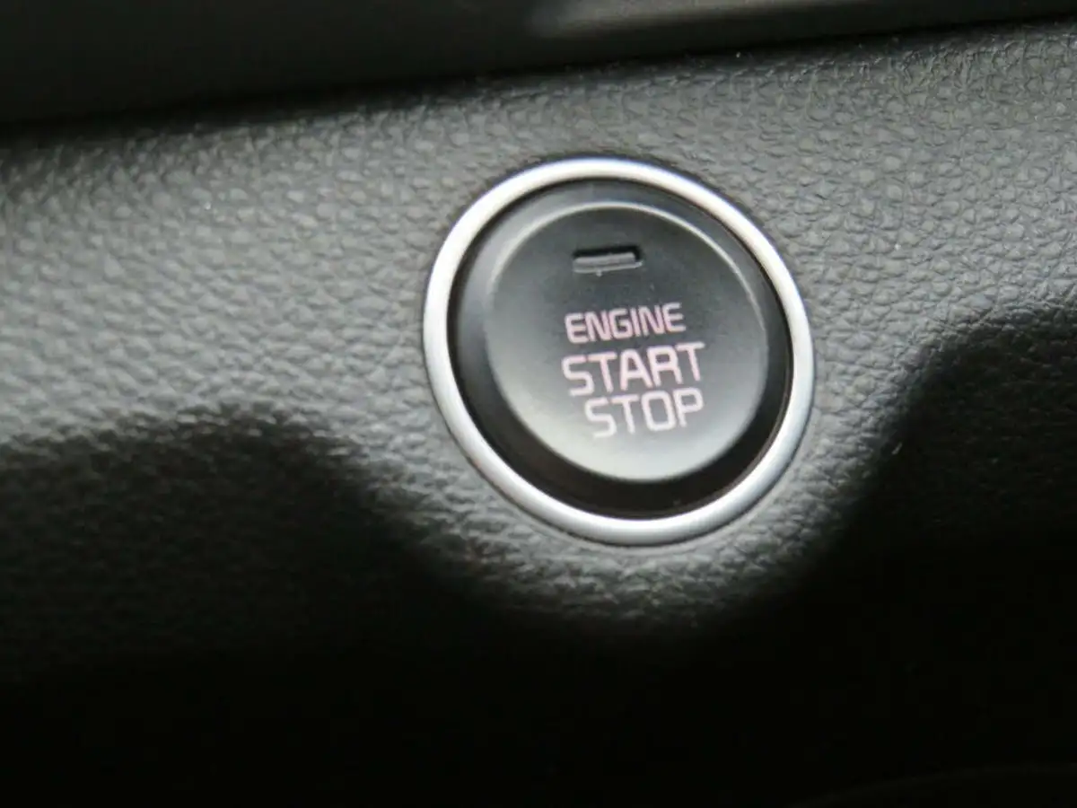2022-kia-stonic-10-t-gdi-connect-big-16