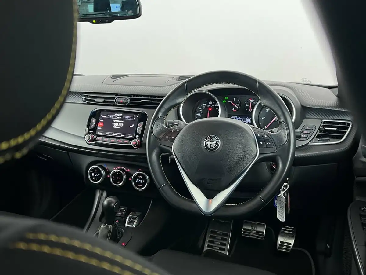 2019-alfa-romeo-giulietta-20jtdm-2-veloce-big-16