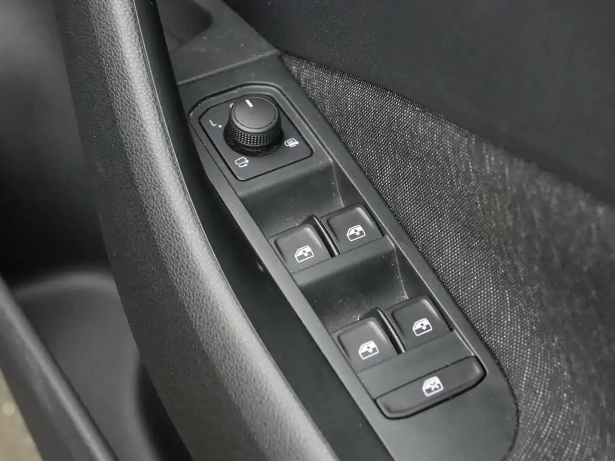 2022-skoda-scala-10-tsi-se-l-109ps-big-17