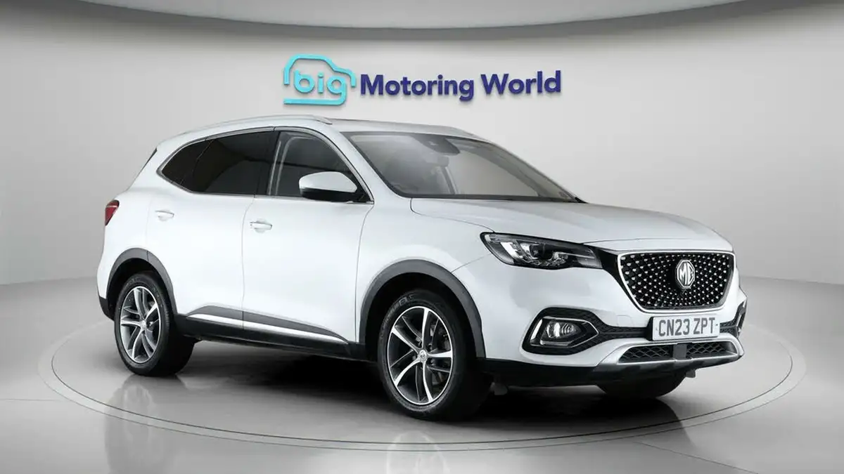 2023-mg-hs-15t-gdi-exclusive-162ps-dct-big-1