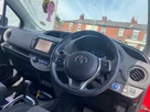 2017-toyota-yaris-15-vvt-i-icon-hybrid-small-13