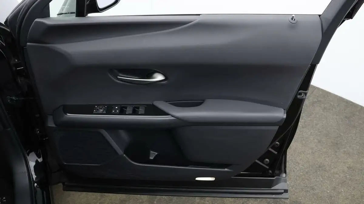 2022-lexus-ux-250h-20-ux-184bhp-without-navigation-big-14