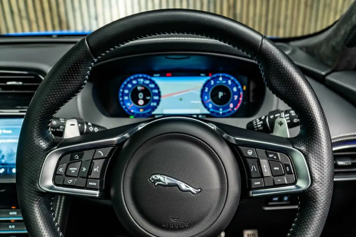 2020-jaguar-f-pace-50-v8-sc-svr-big-31
