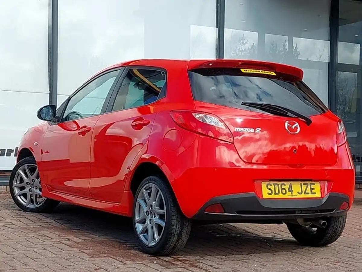 2014-mazda-mazda2-13-sport-venture-big-1