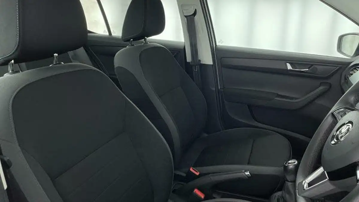 2019-skoda-fabia-10-tsi-colour-edition-big-18
