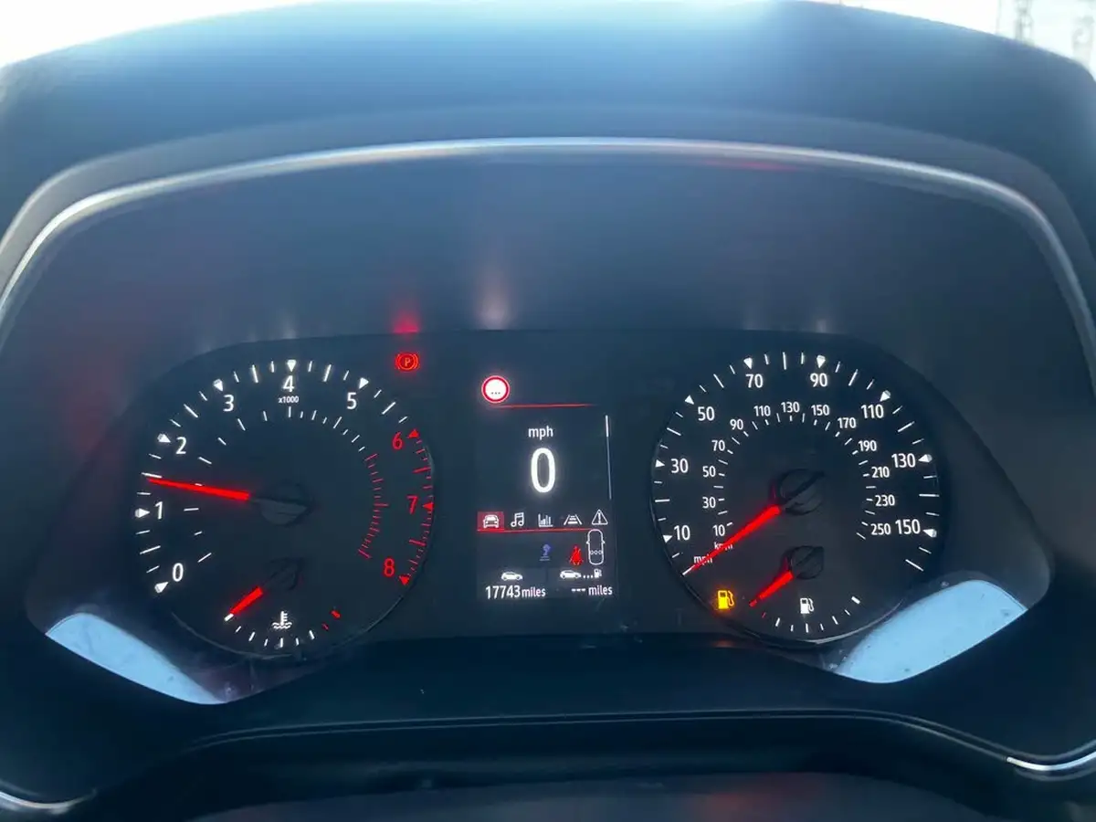 2020-renault-captur-10-tce-play-100bhp-big-20