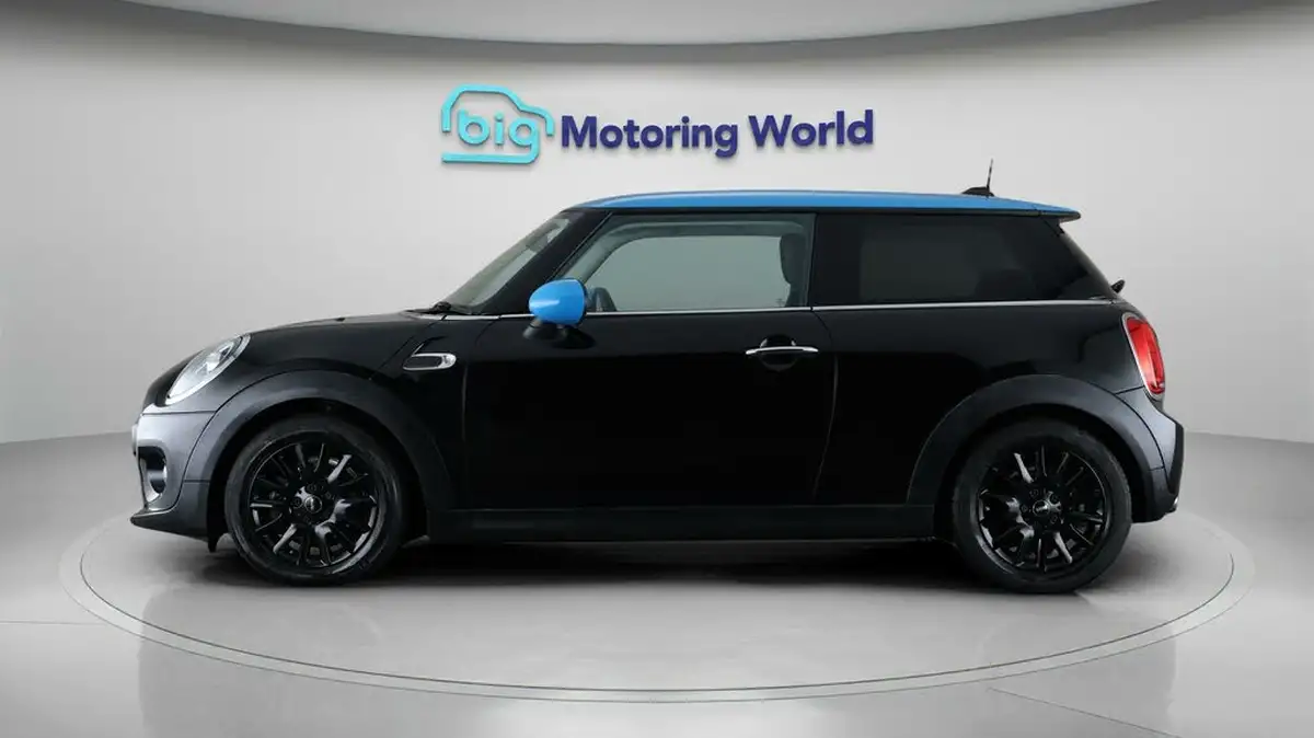 2019-mini-cooper-15-cooper-classic-hatchback-3d-big-4