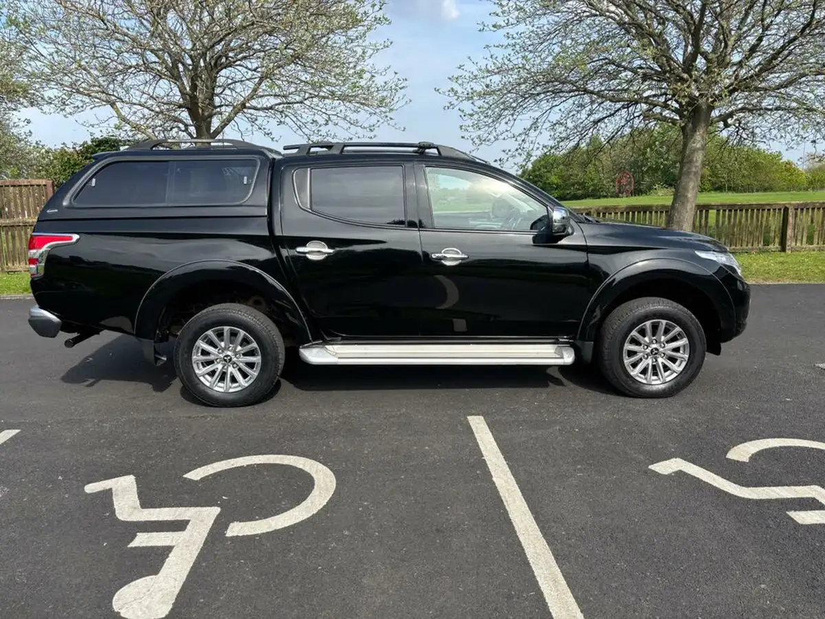 2018-mitsubishi-l200-24di-d-barbarian-sda-big-7