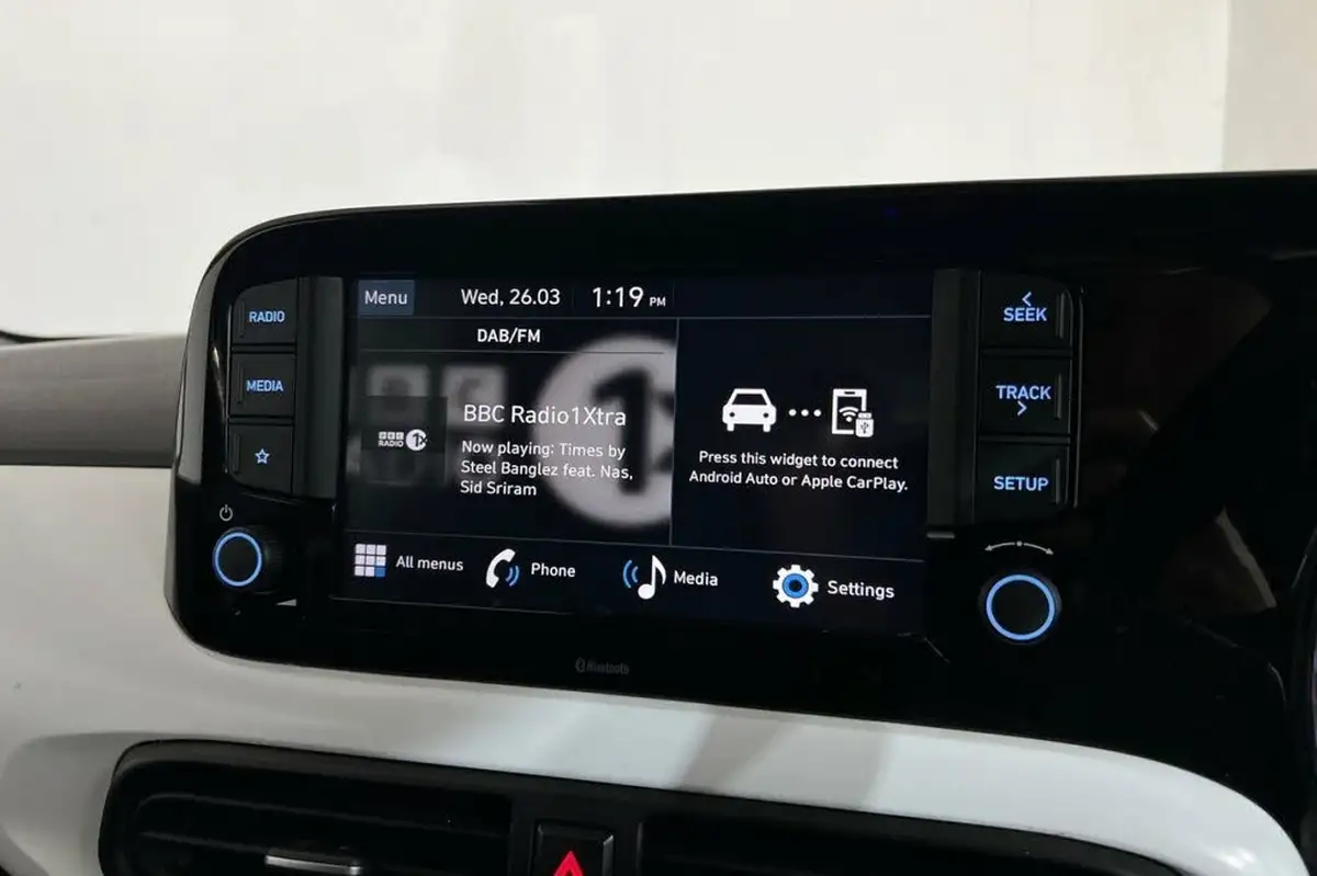 2022-hyundai-i10-10-premium-auto-big-12