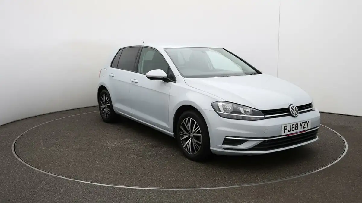 2018-volkswagen-golf-10-tsi-se-115ps-hatchback-5d-big-35
