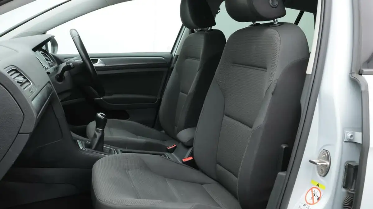 2018-volkswagen-golf-10-tsi-se-115ps-hatchback-5d-big-14