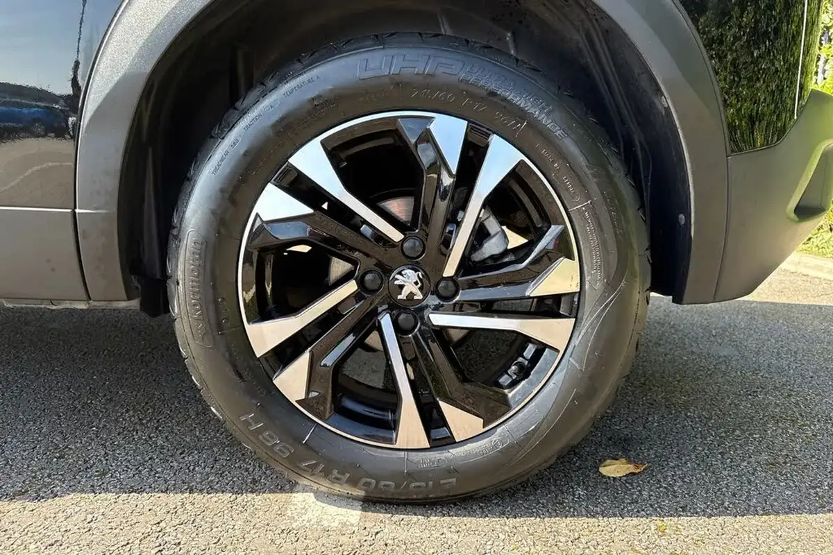 2021-peugeot-2008-suv-12-puretech-allure-130bhp-big-10