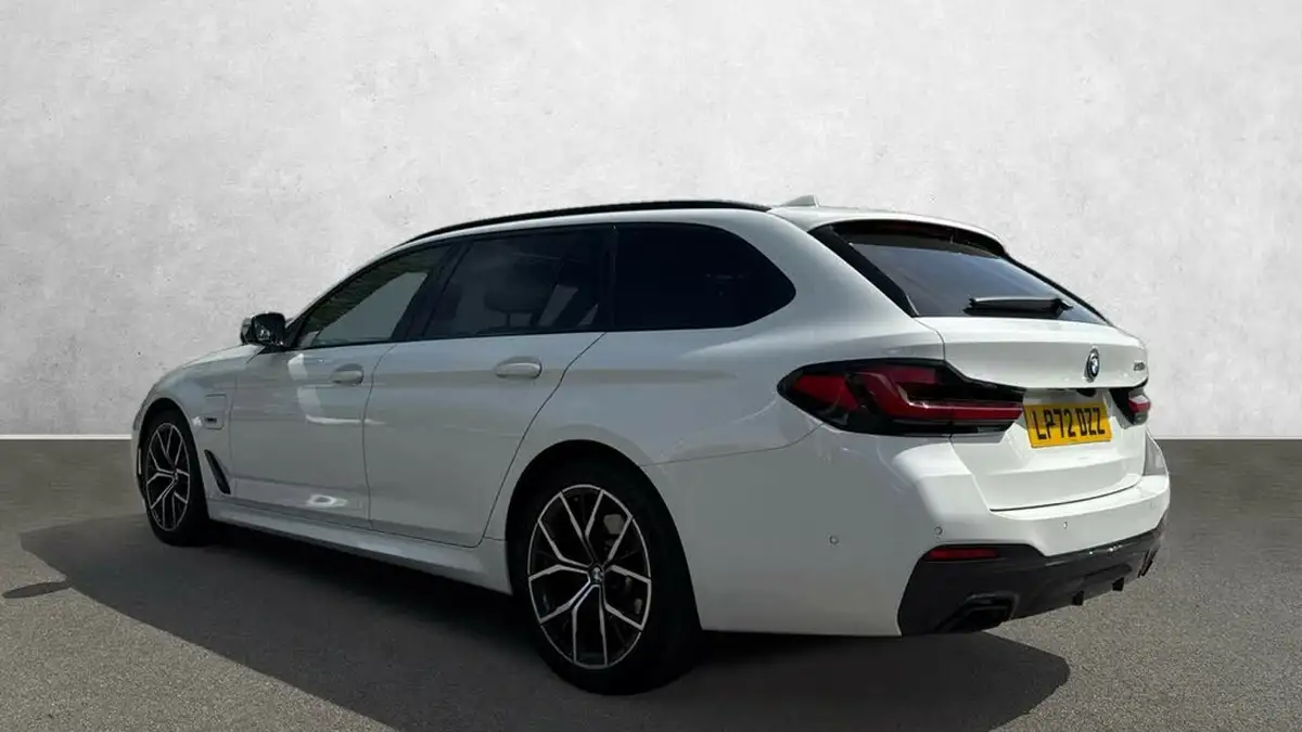 2022-bmw-5-series-20-530e-m-sport-touring-5d-big-4