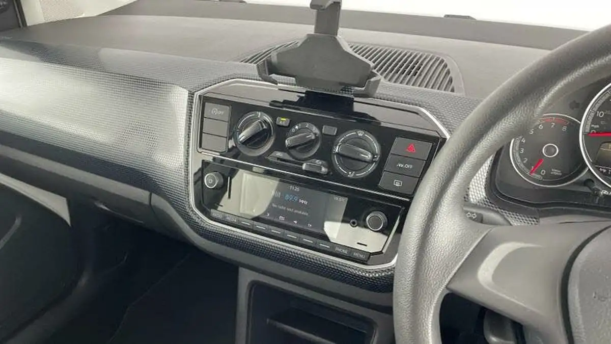 2021-volkswagen-up-10-up-black-edition-60ps-ss-big-11