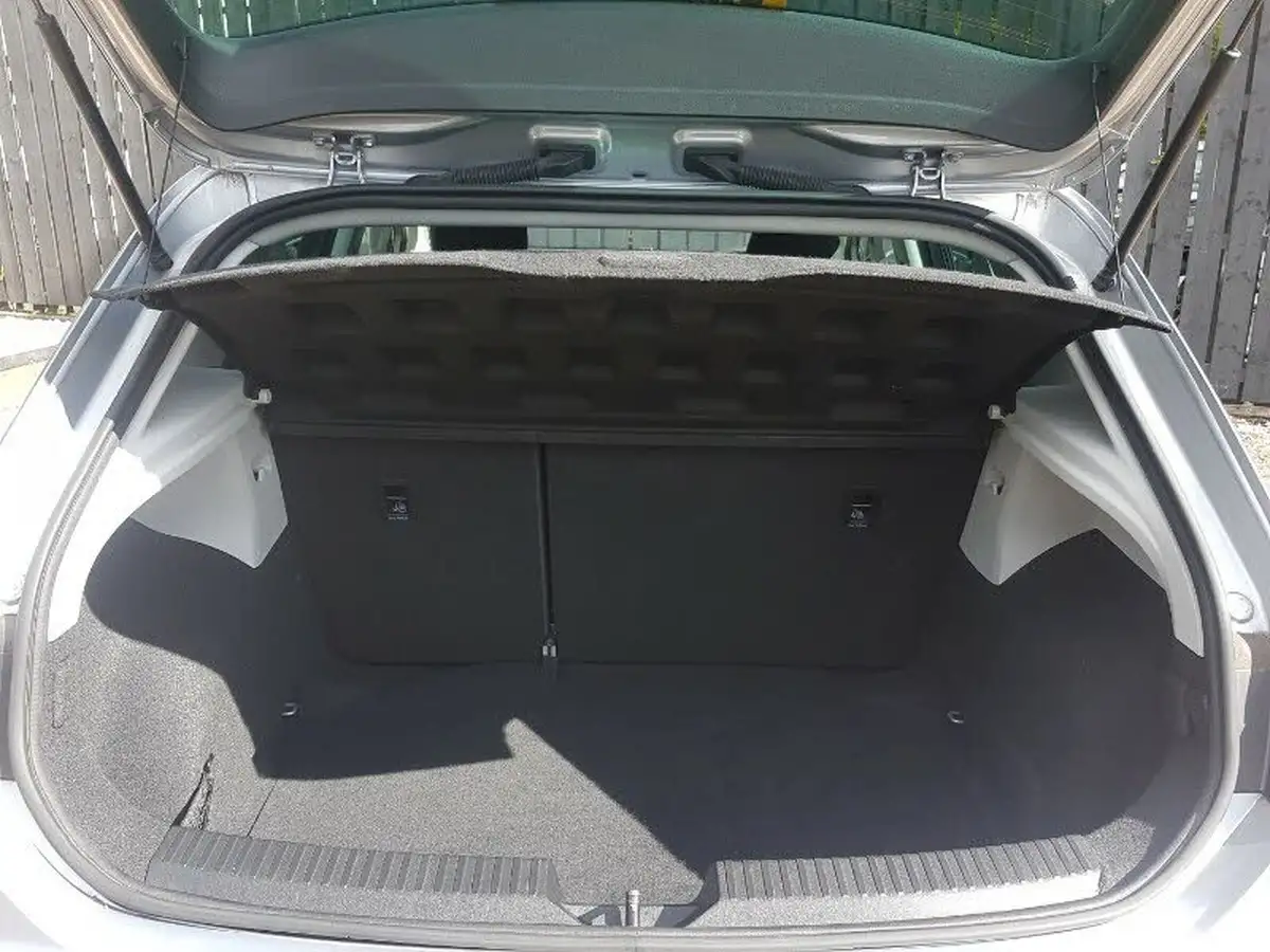 2020-seat-leon-15-tsi-evo-se-dynamic-hatchback-big-7