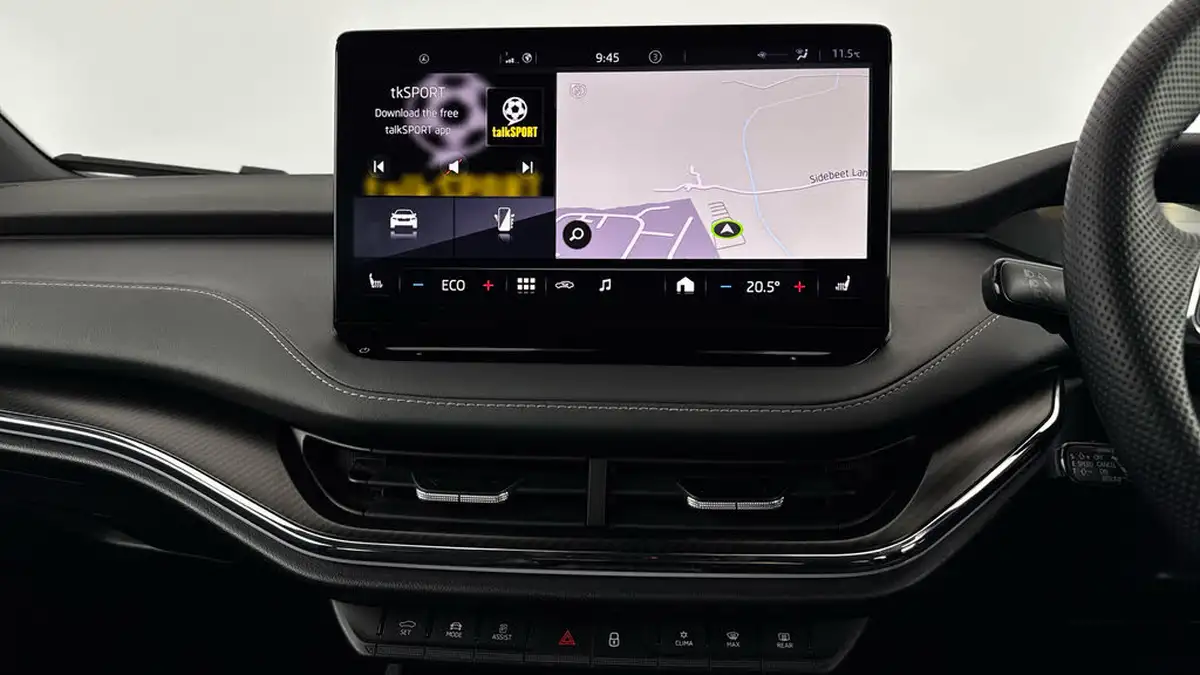 2023-skoda-enyaq-e-80-sportline-big-11