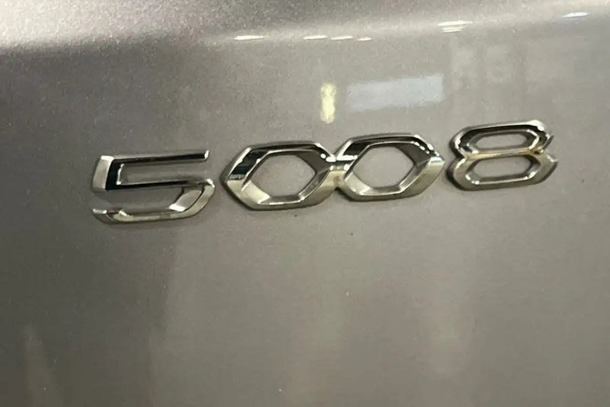 2022-peugeot-5008-suv-15-bluehdi-gt-premium-big-24