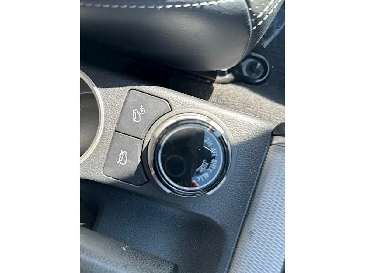 2019-mitsubishi-l200-22di-d-barbarian-auto-big-36