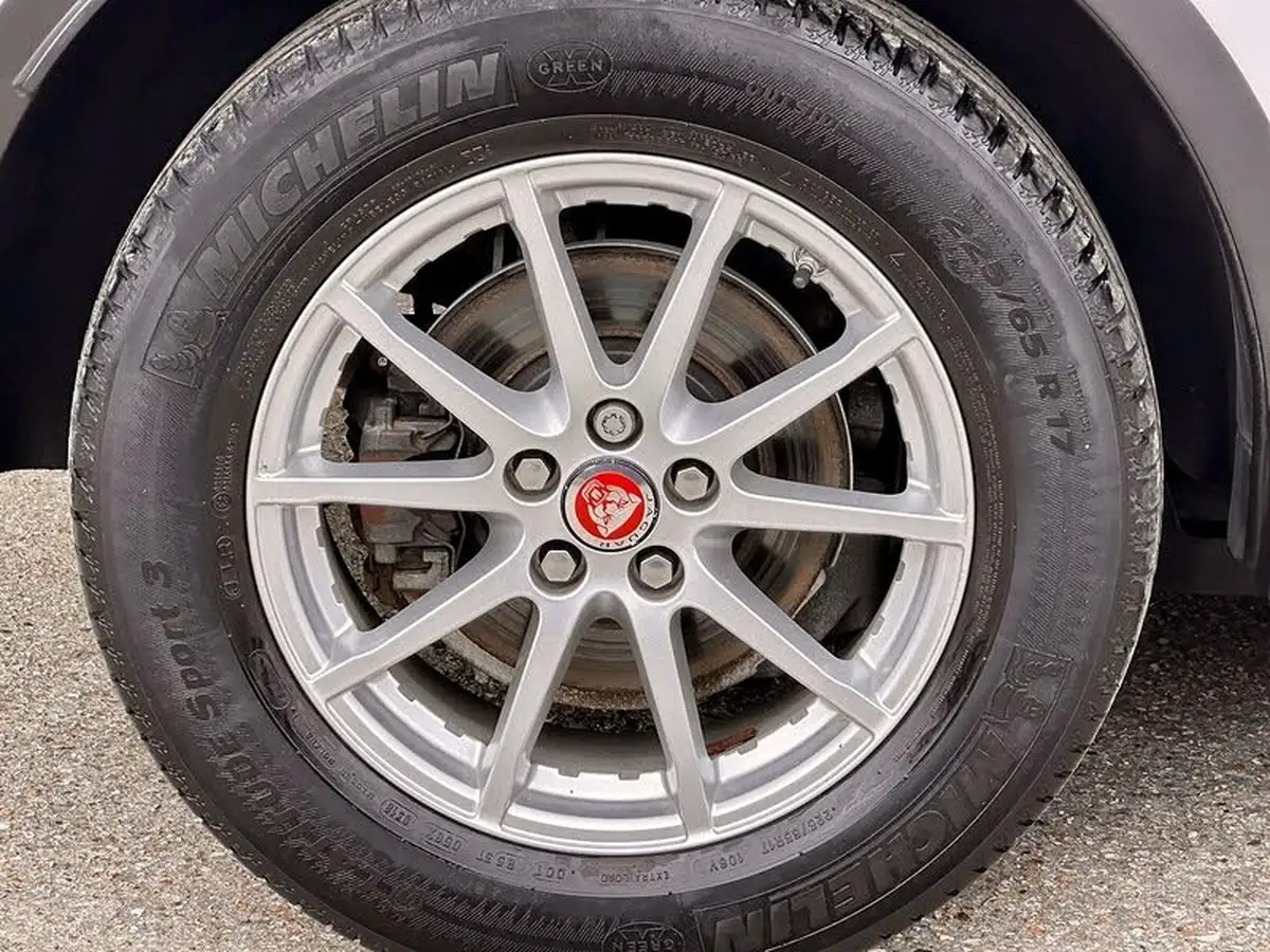 2018-jaguar-e-pace-20-i4d-r-dynamic-150ps-big-32