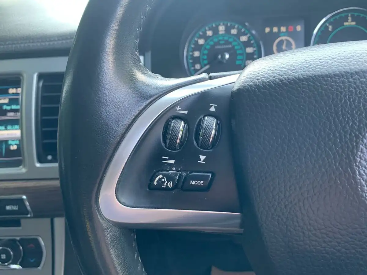2014-jaguar-xf-22td-luxury-163ps-sportbrake-5d-big-16