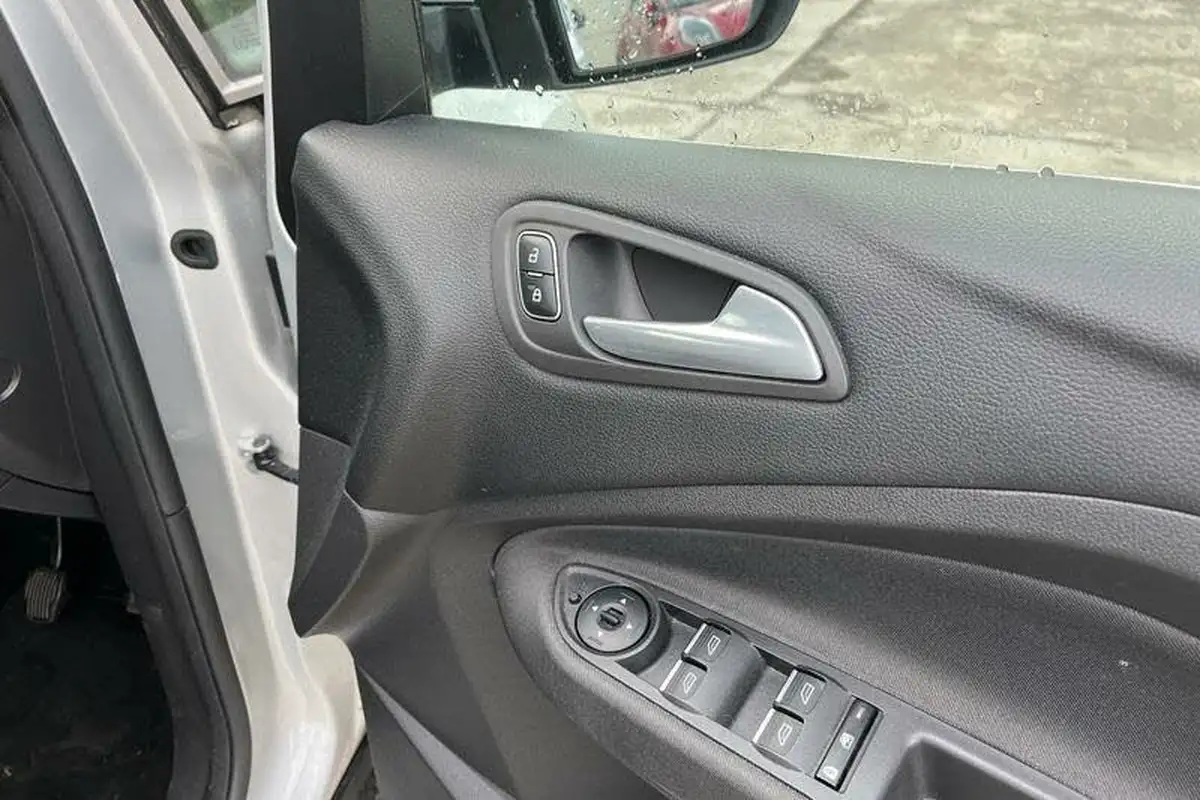 2018-ford-c-max-10t-titanium-125ps-big-24