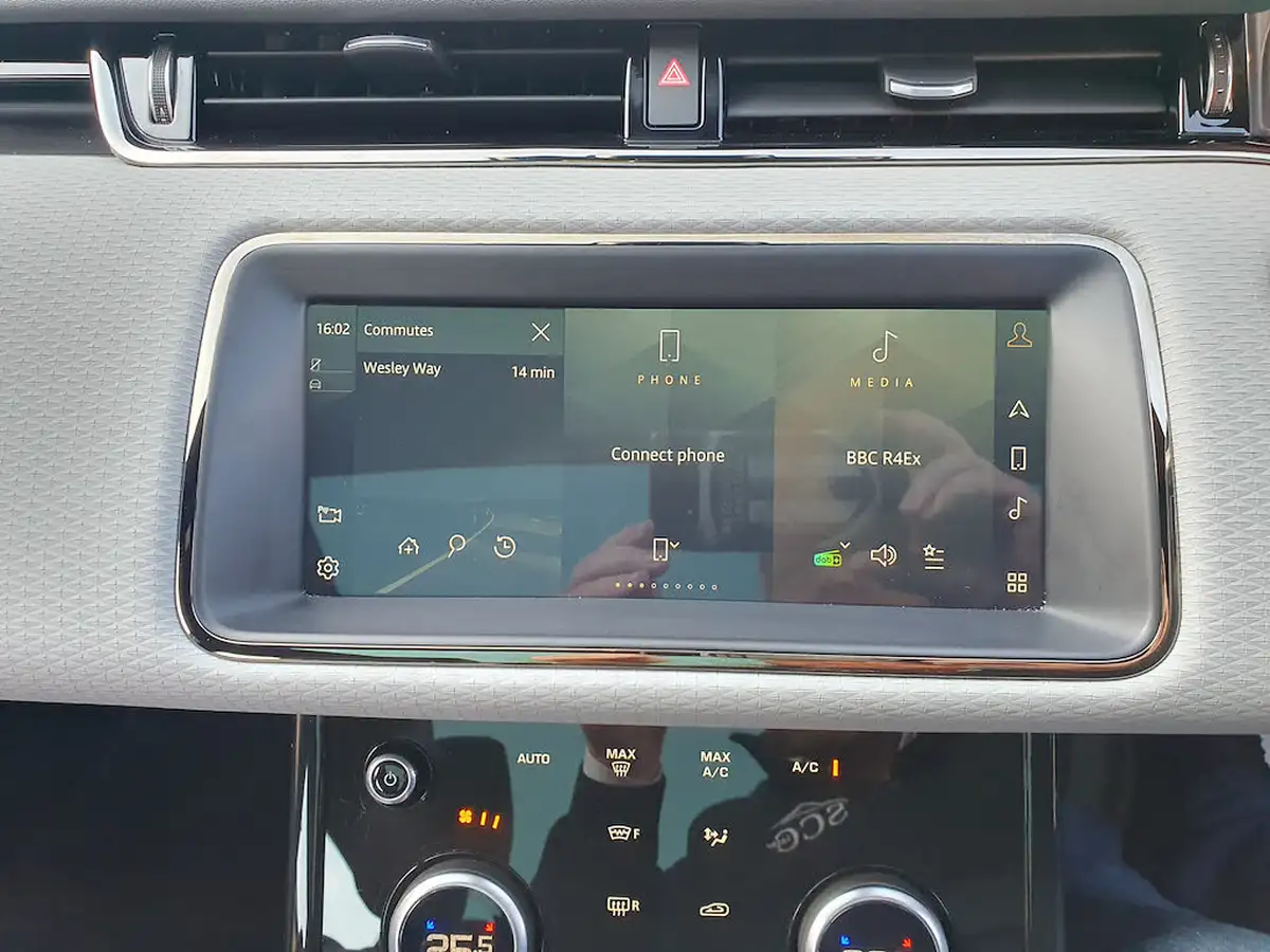 2021-land-rover-range-rover-evoque-15-p300e-r-dynamic-s-big-36